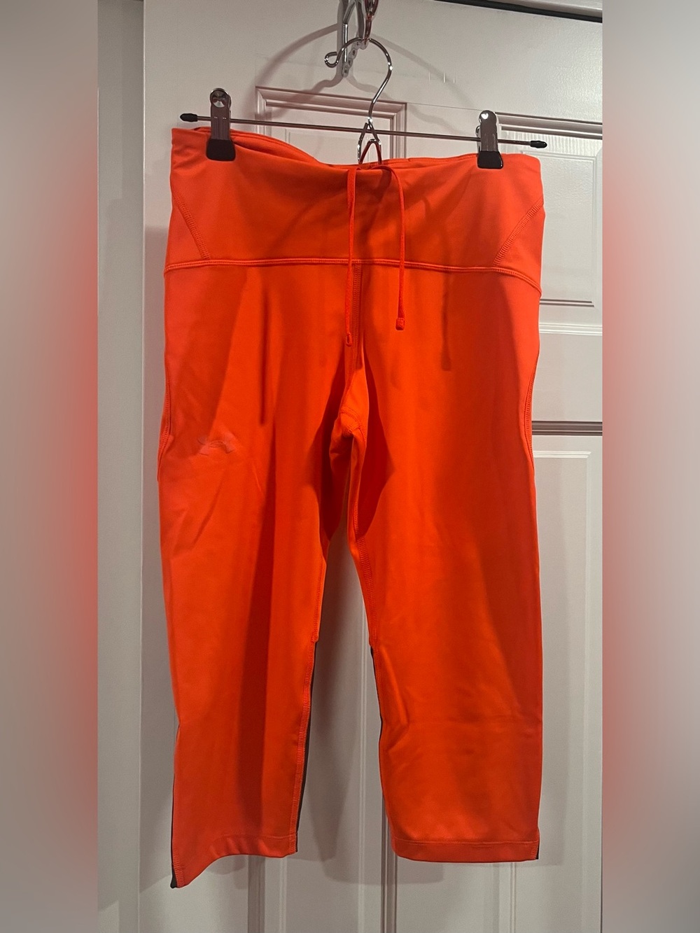 Women’s Bright Orange Drawstring Active Capri Leggings
